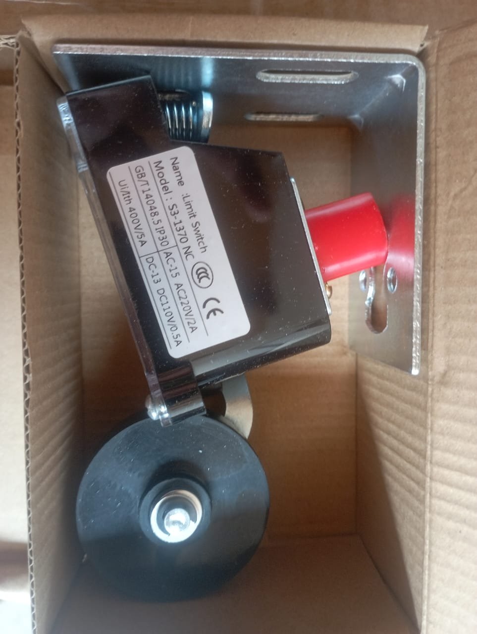 0174d1d3-5904-4e8b-9b1a-d4c965e4c773 Final limit switch - Image 1